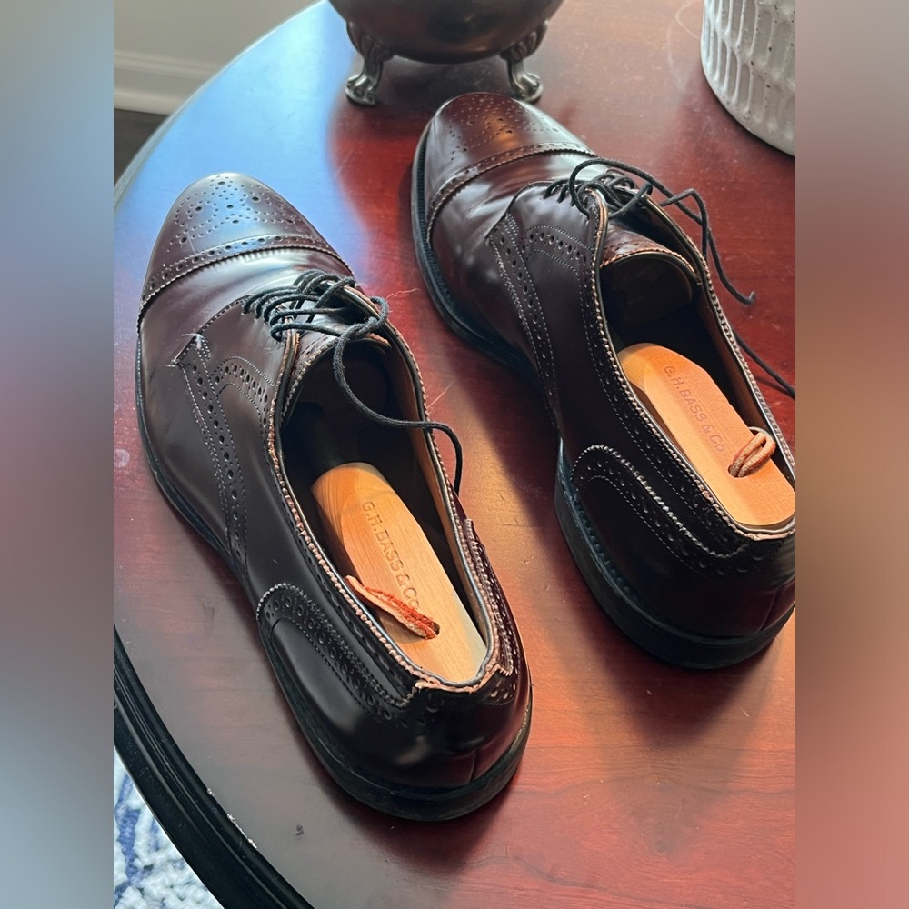 Allen-Edmonds handcrafted men’s dress shoe.  Size 10 E in excellent condition. - Picture 2 of 7
